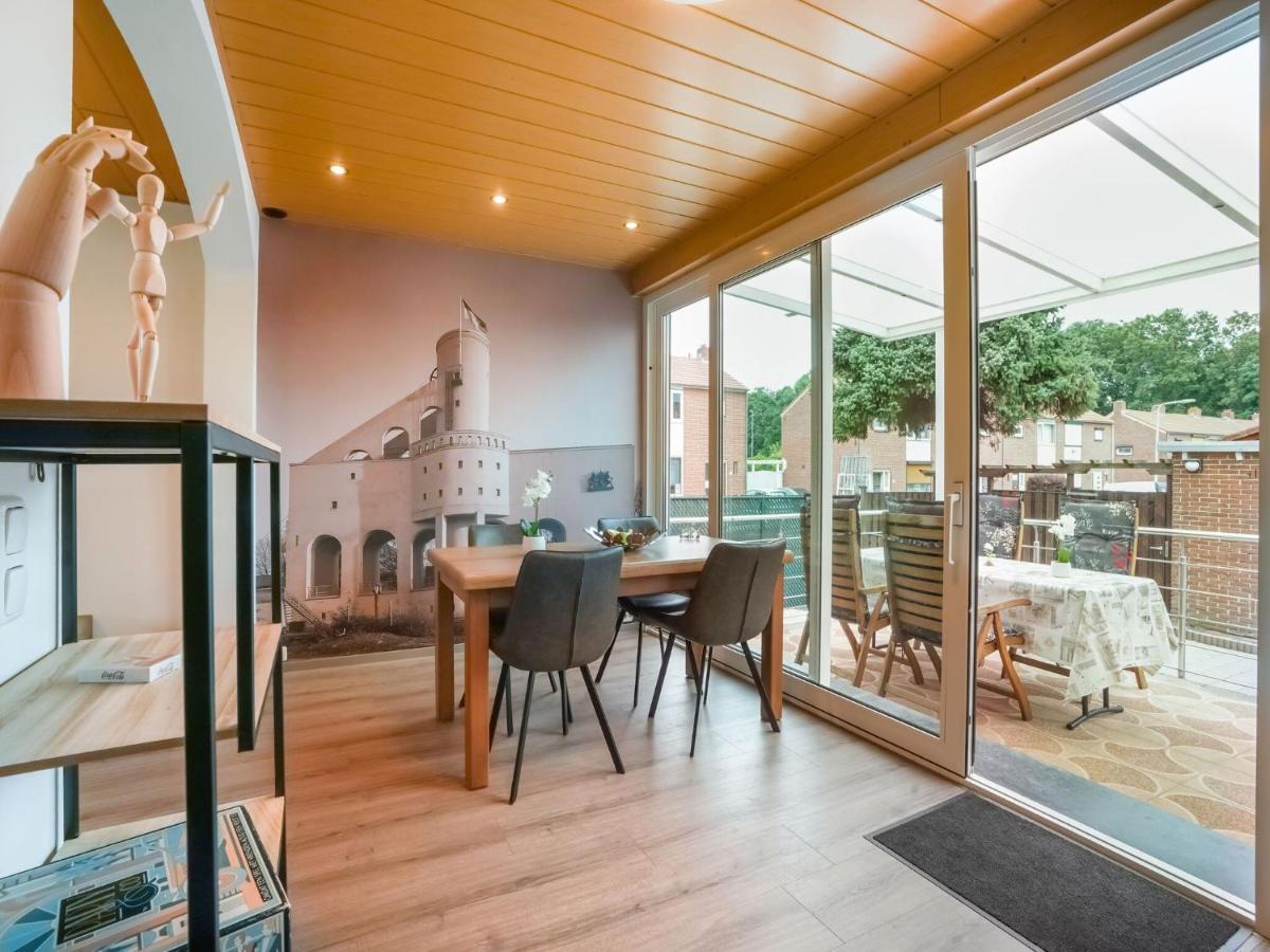 Terraced House In Kerkrade With A Gardenヴィラ エクステリア 写真